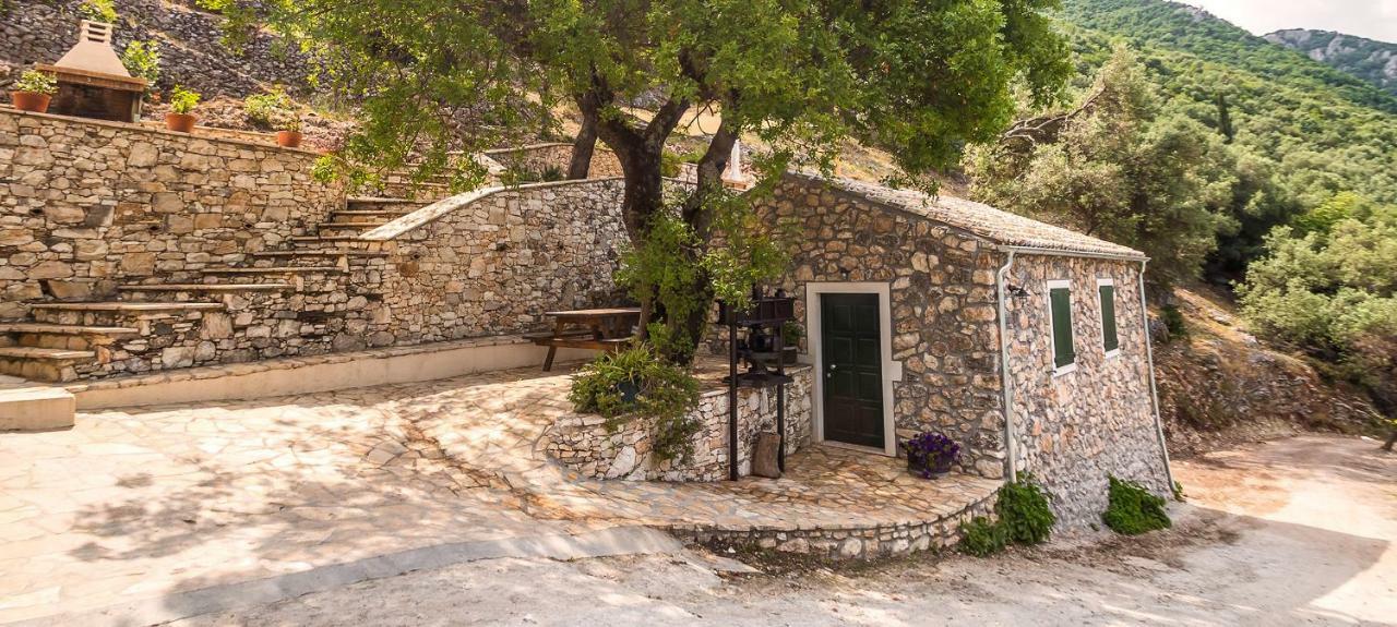 Castelli Olive Press Guest House Acharavi  Ngoại thất bức ảnh