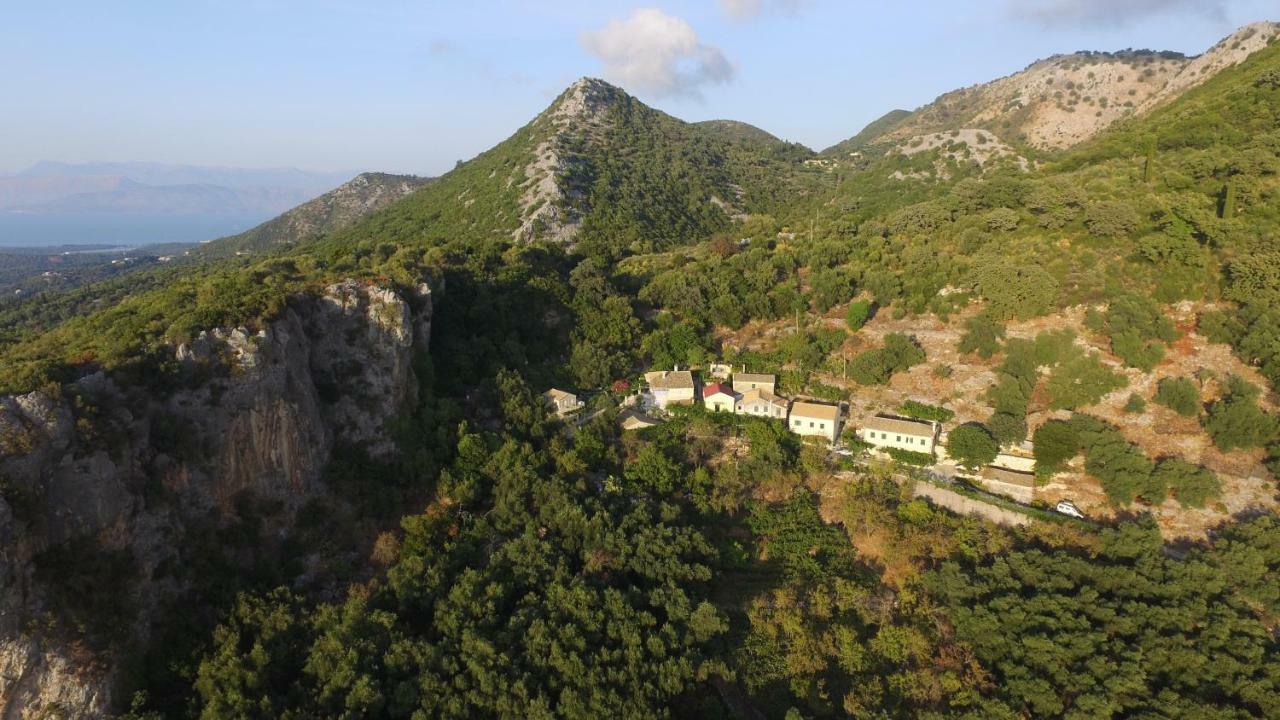 Castelli Olive Press Guest House Acharavi  Ngoại thất bức ảnh